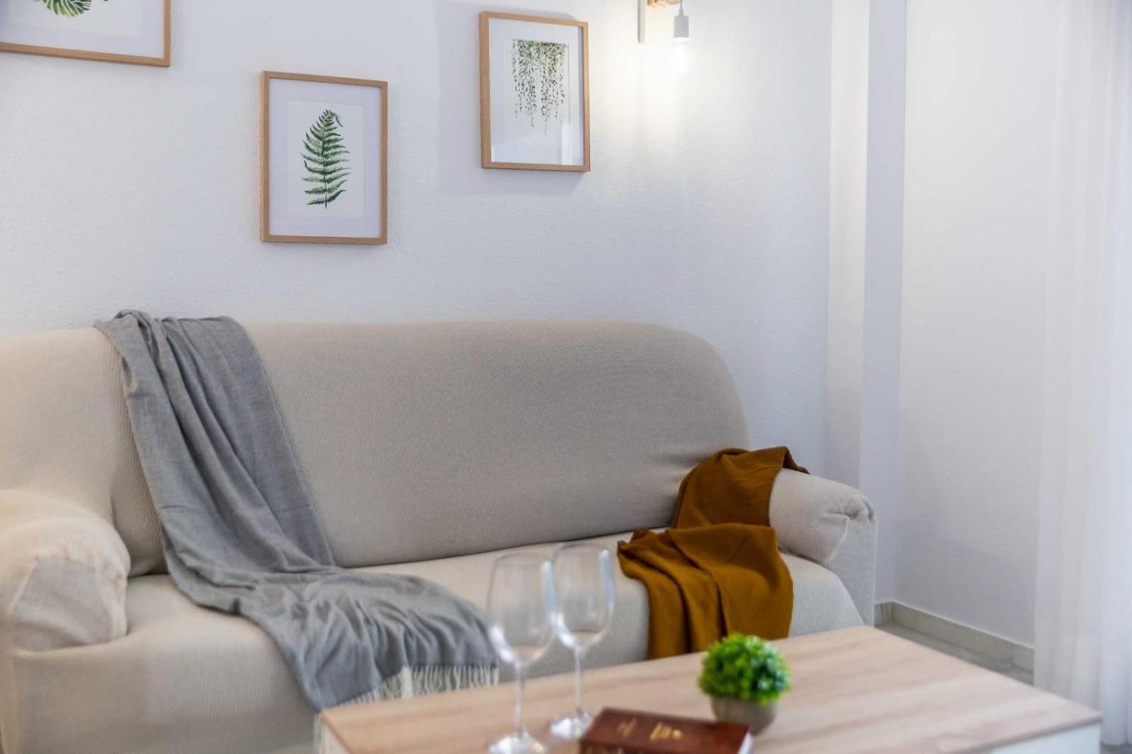 Fuengirola Los Boliches Paseo Maritimo Rey De Espana Esquina Lope De Vega 1 Dormitorio Mas Sofa Cama Salon Mas Cama Supletoria Екстериор снимка